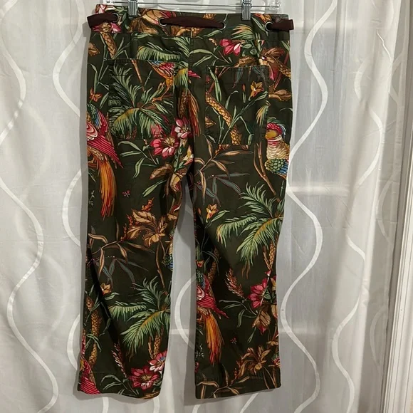 Tommy Hilfiger Olive Green & Tropical Floral Print Cropped Pants, Size 6 - Picture 3 of 10